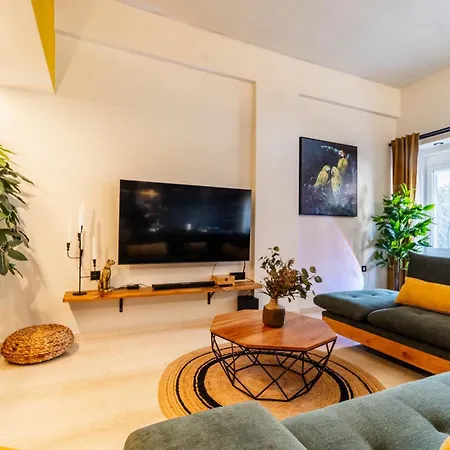 Mimosa Urban Habitation Hriszí Aktí Haniá